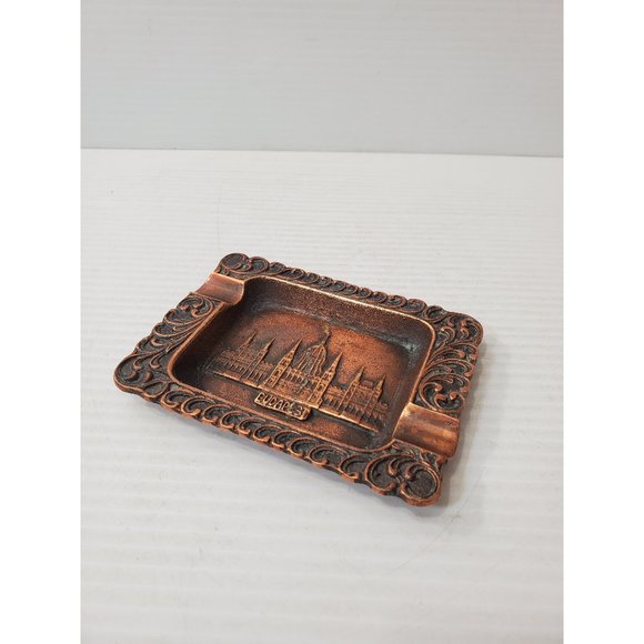 vintage small copper ashtray / Vintage Copper Souvenir Ashtray Ashtray || - Picture 1 of 9